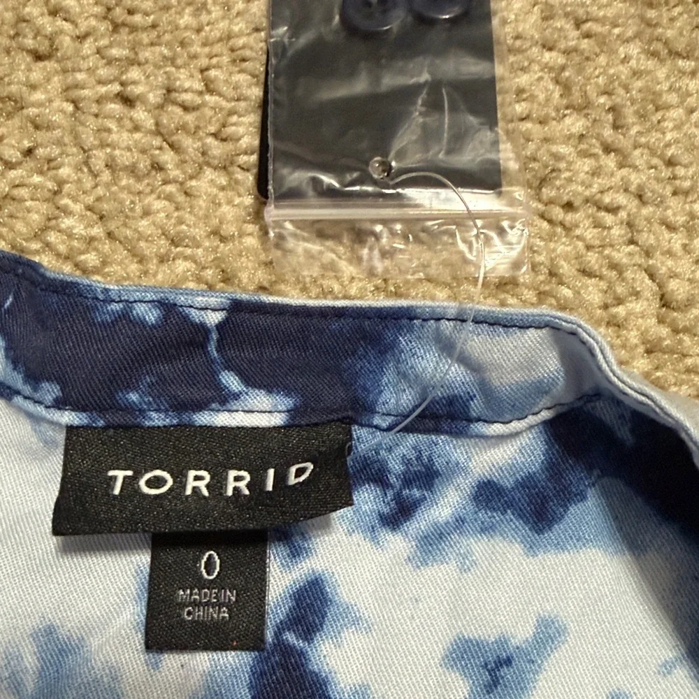 Torrid Blue Tie Dye Front Button Dress Size 0 (large)  NWT Sleeveless - Picture 4 of 7